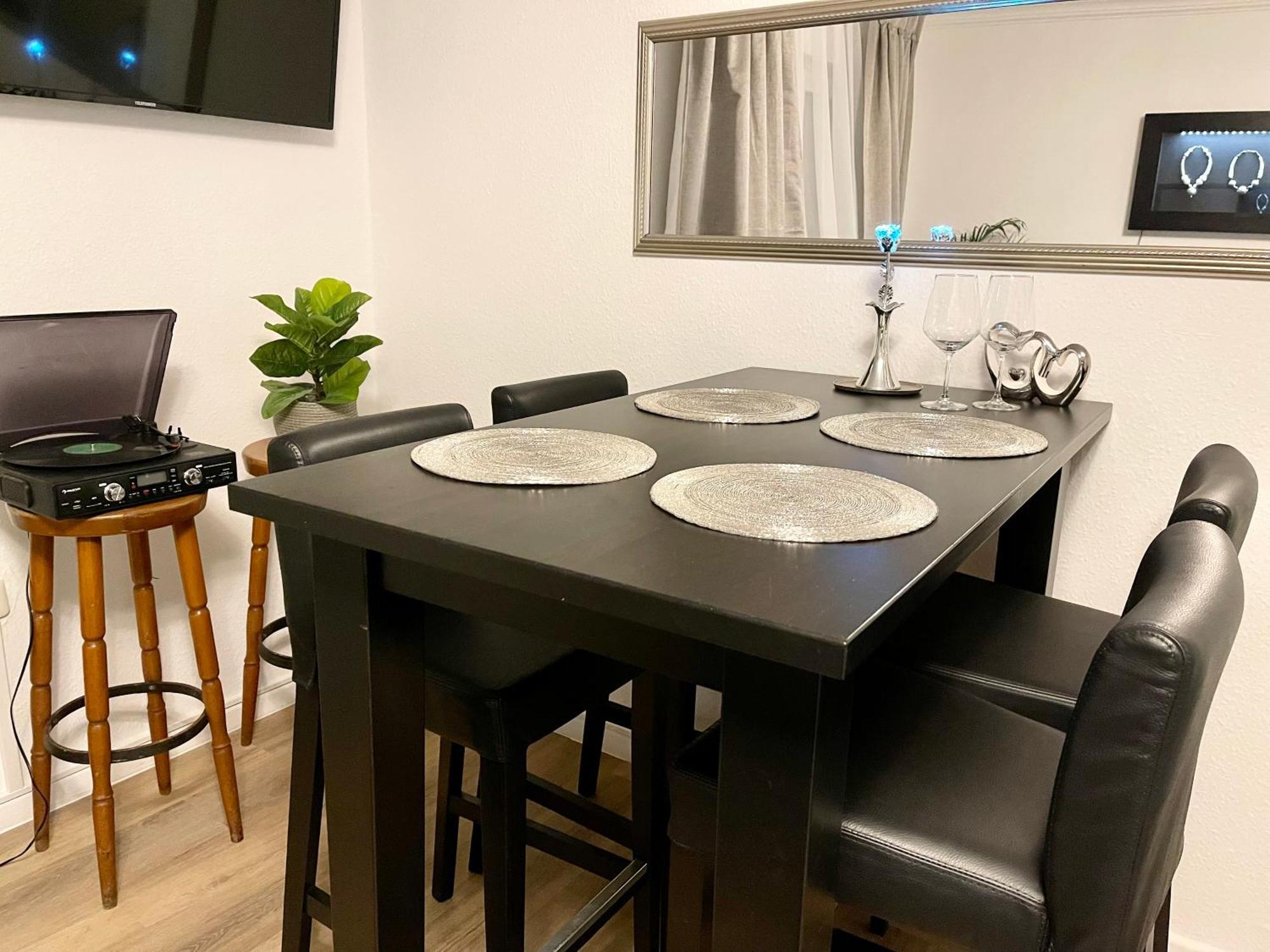 Tunnel Apartment - Nordbahntrasse, Kontaktloser Self-Check-In, Netflix Wuppertal Eksteriør billede