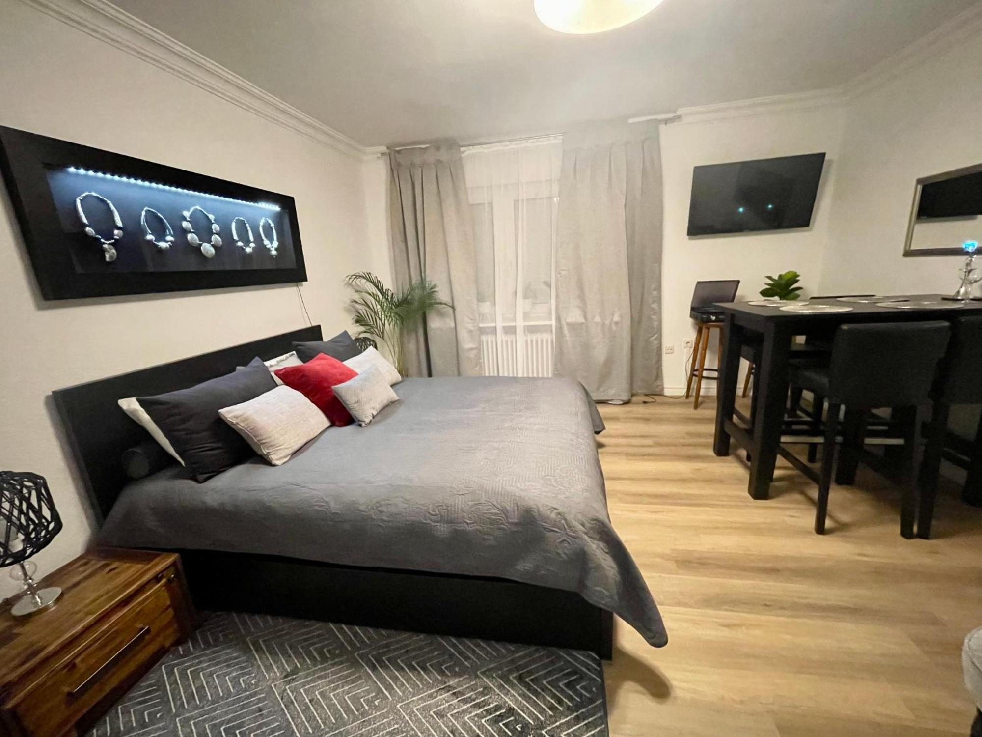 Tunnel Apartment - Nordbahntrasse, Kontaktloser Self-Check-In, Netflix Wuppertal Eksteriør billede